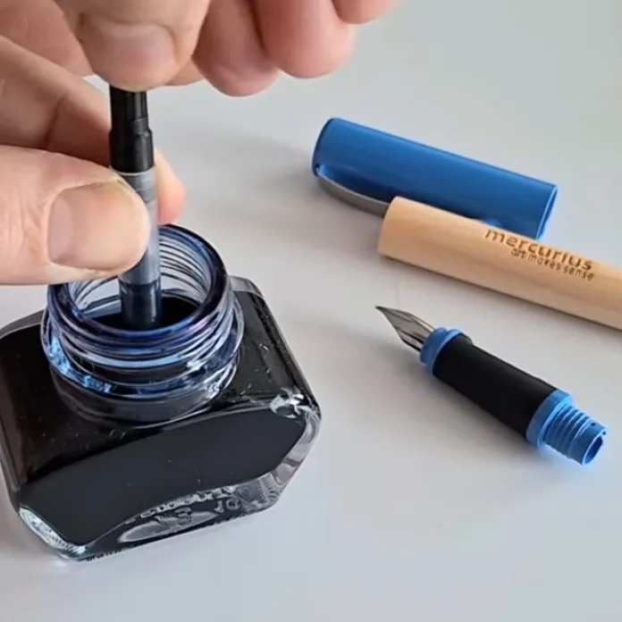 Plněn&iacute; z&aacute;sobn&iacute;ku a či&scaron;těn&iacute; pera | mercurius.cz