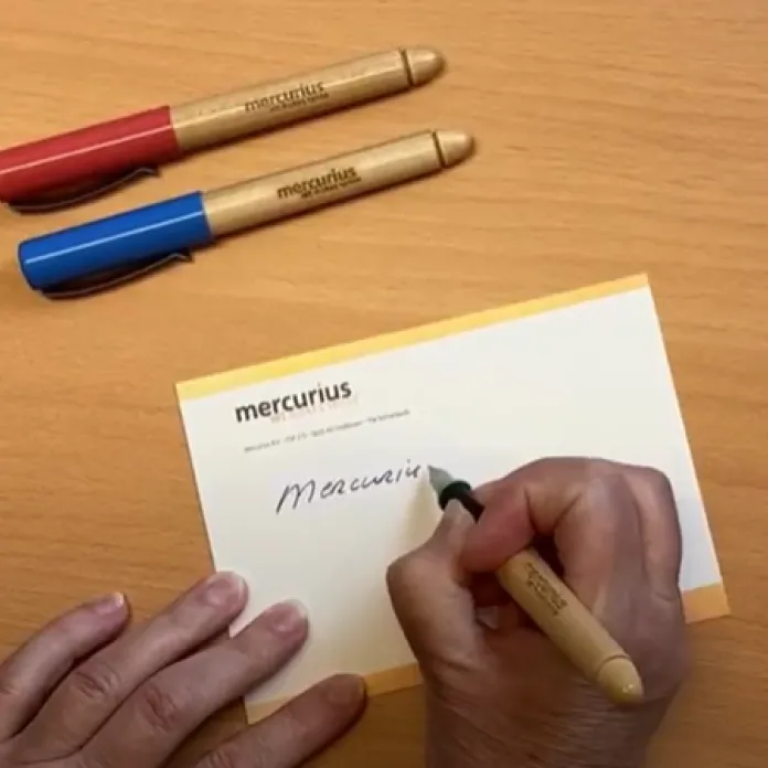 Výměna bombičky v plnicím peru | mercurius.cz